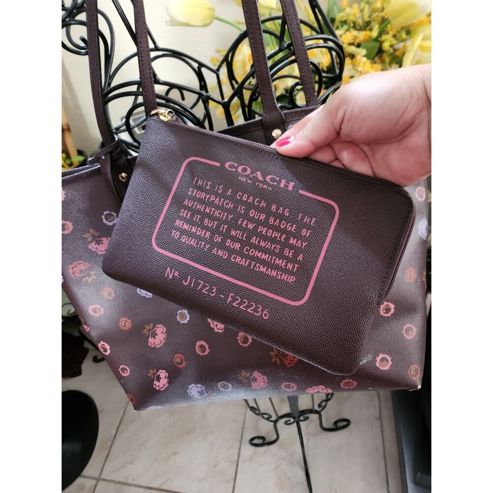 Coach Reversible City Tote & pouch - Picture 5 of 12